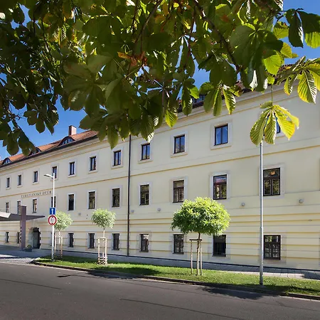 Ea Tereziansky Dvur Hotel Hradec Králové