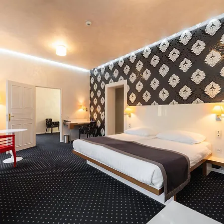 Hotel Ea Tereziansky Dvur Hradec Králové