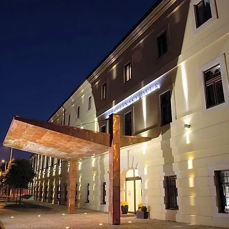 Ea Tereziánský Dvůr Hotel 4*
