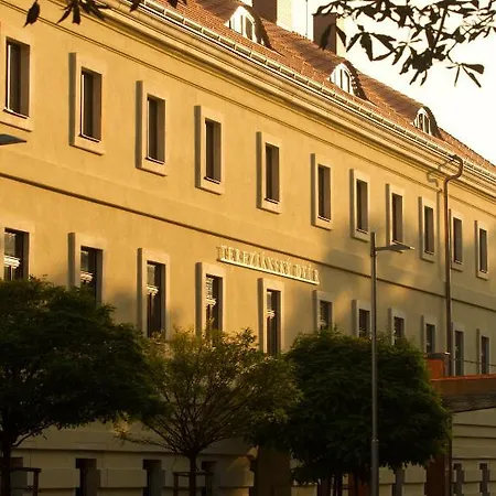 ホテル Ea Tereziansky Dvur Hradec Králové
