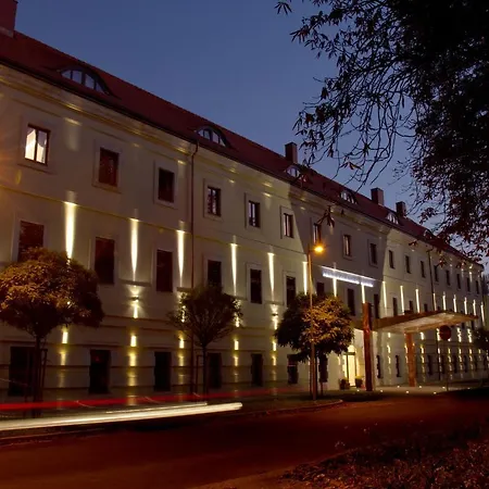 Ea Tereziansky Dvur Hradec Králové