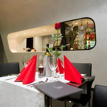 Hotell Ea Tereziansky Dvur Hradec Králové