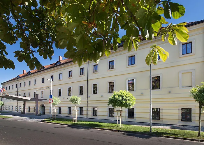 酒店 特雷萨杜瓦尔酒店 Hradec Králové