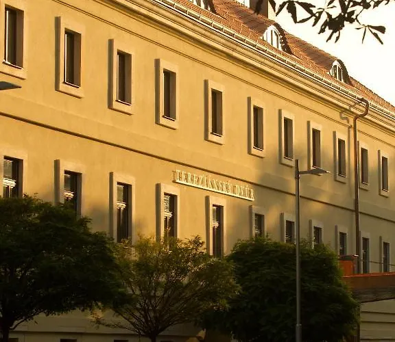 Hotel Ea Tereziansky Dvur Hradec Králové
