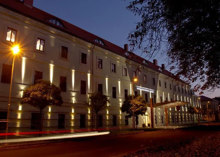 Ea Tereziansky Dvur Hradec Králové